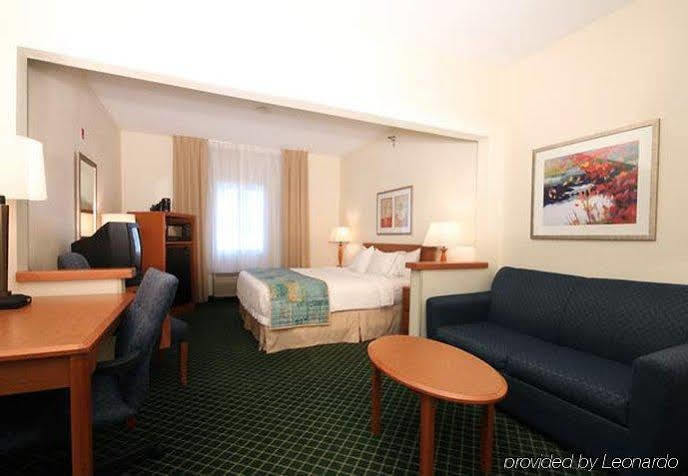 Baymont By Wyndham Coon Rapids Hotel Exterior photo