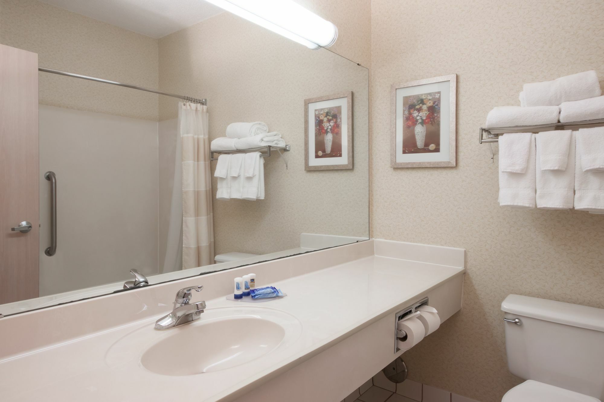 Baymont By Wyndham Coon Rapids Hotel Exterior photo